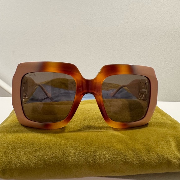 Gucci Women's Brown Oversized Sunglasses - Picture 1 of 8
